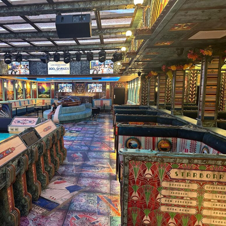 Showboat club lounge
