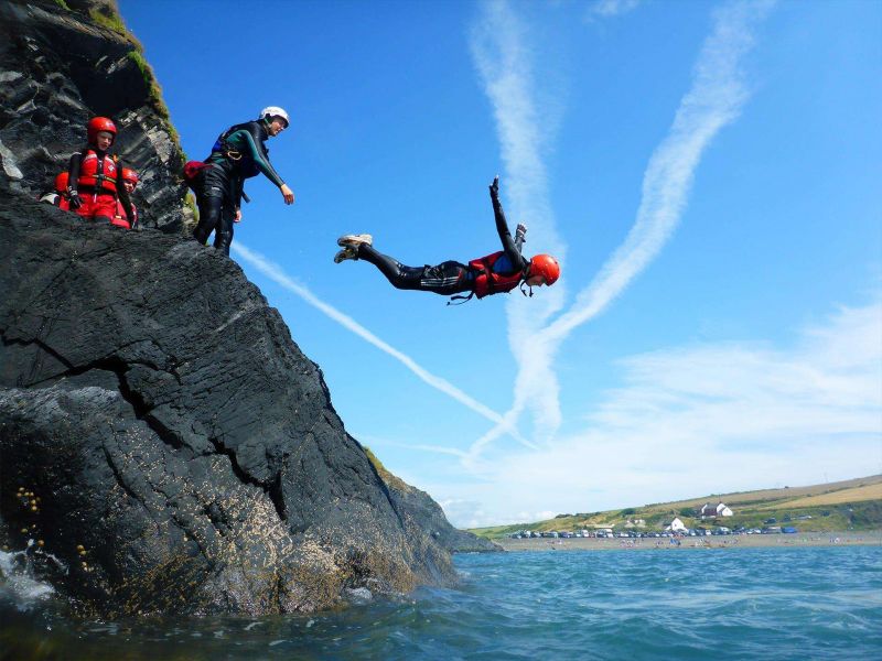 coasteering in pembrokeshire