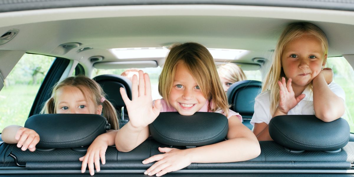 kids in the car - vale holiday parks