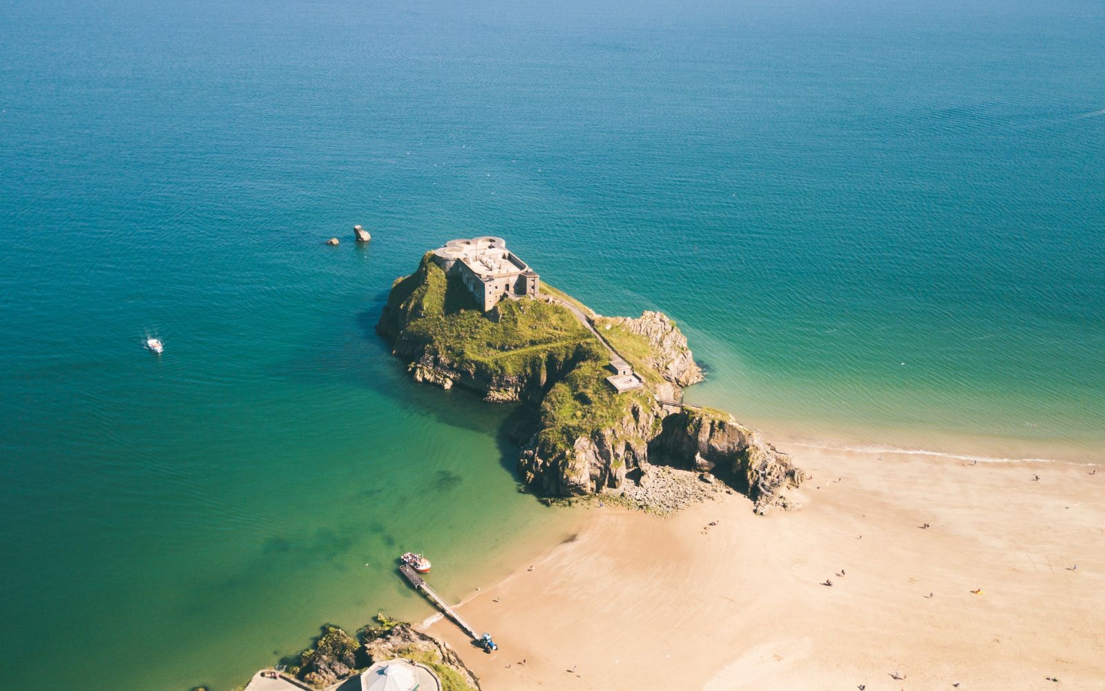 castle beach Pembrokeshire